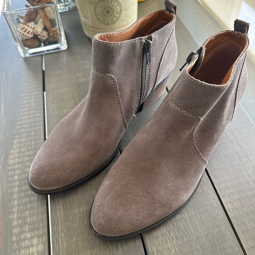 Lucky brand suede booties New Never worn size 9 1/2